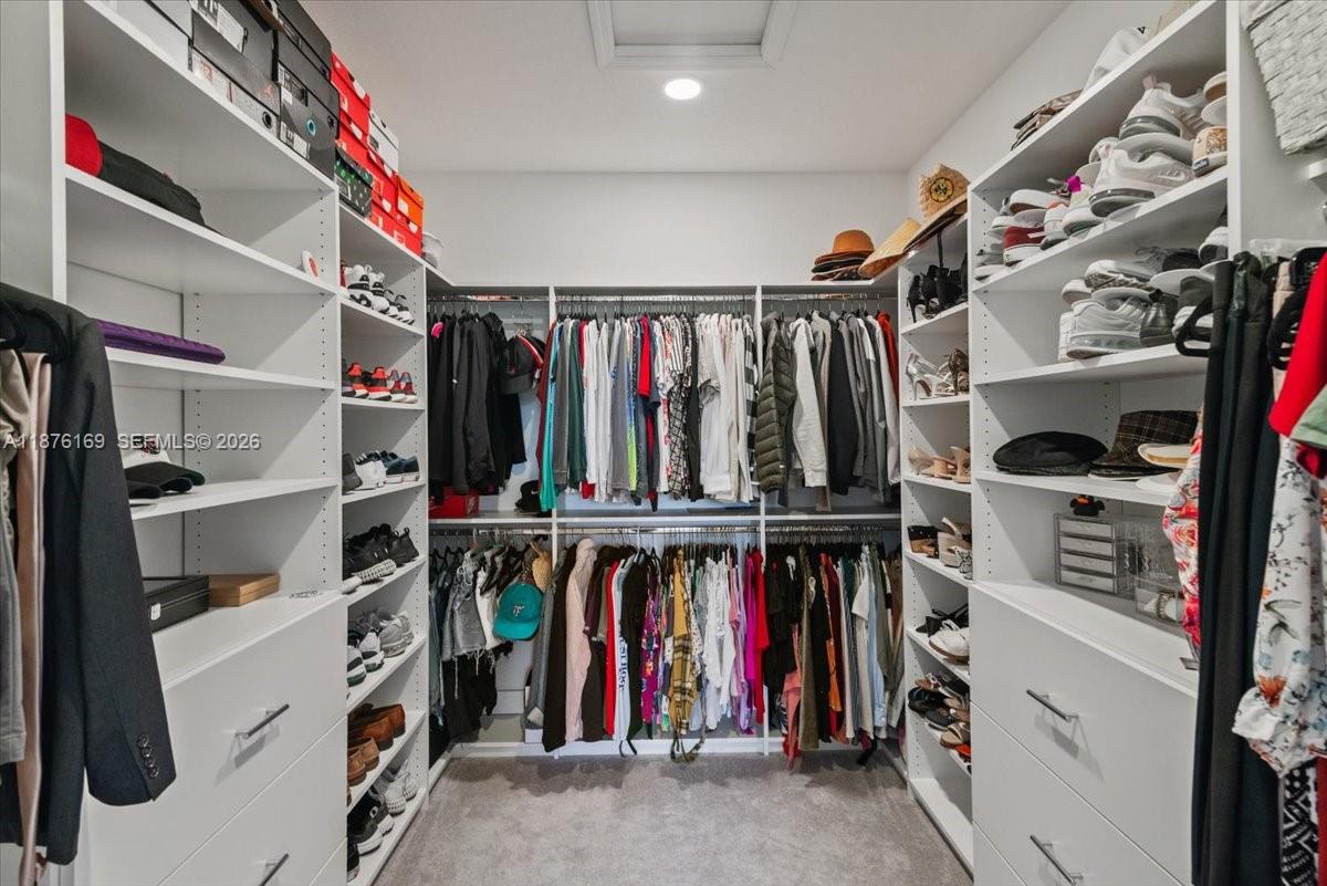 PINE ISLE - Residential