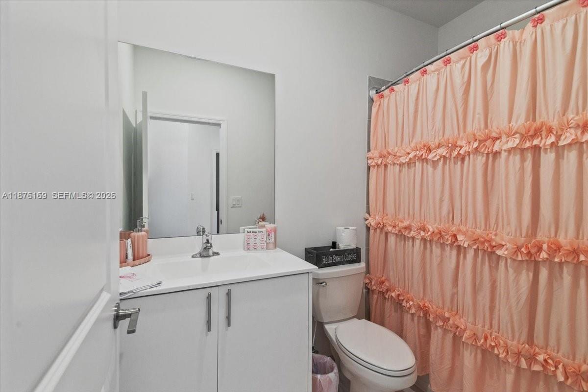 PINE ISLE - Residential