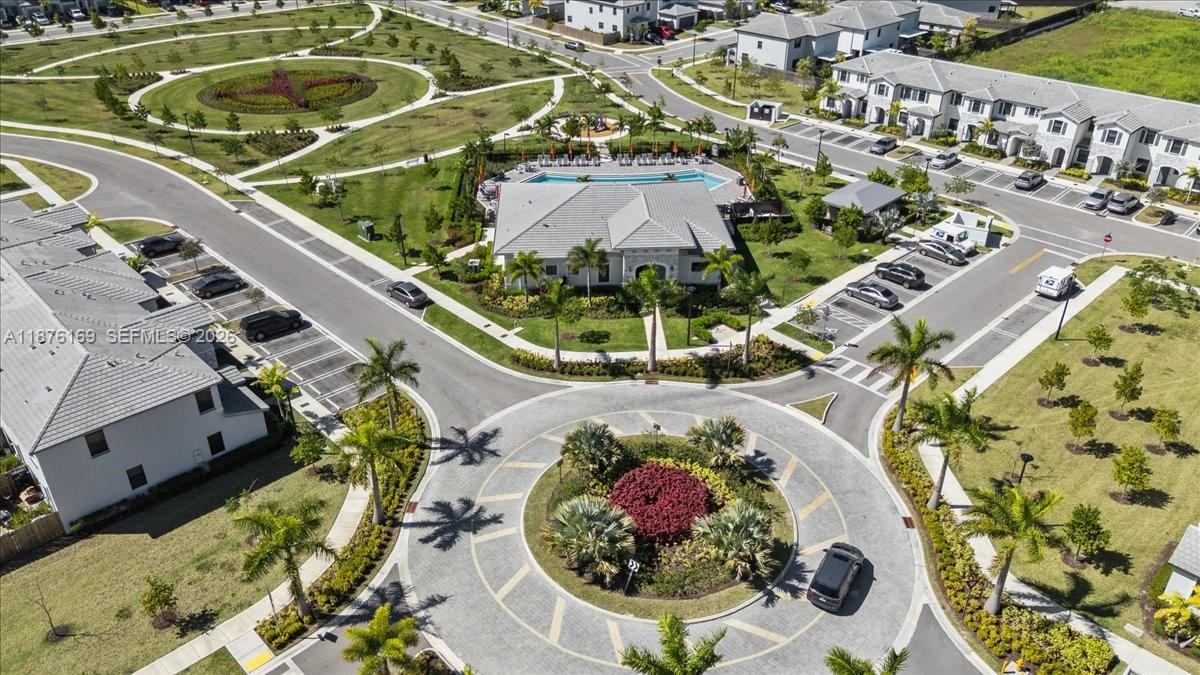 PINE ISLE - Residential