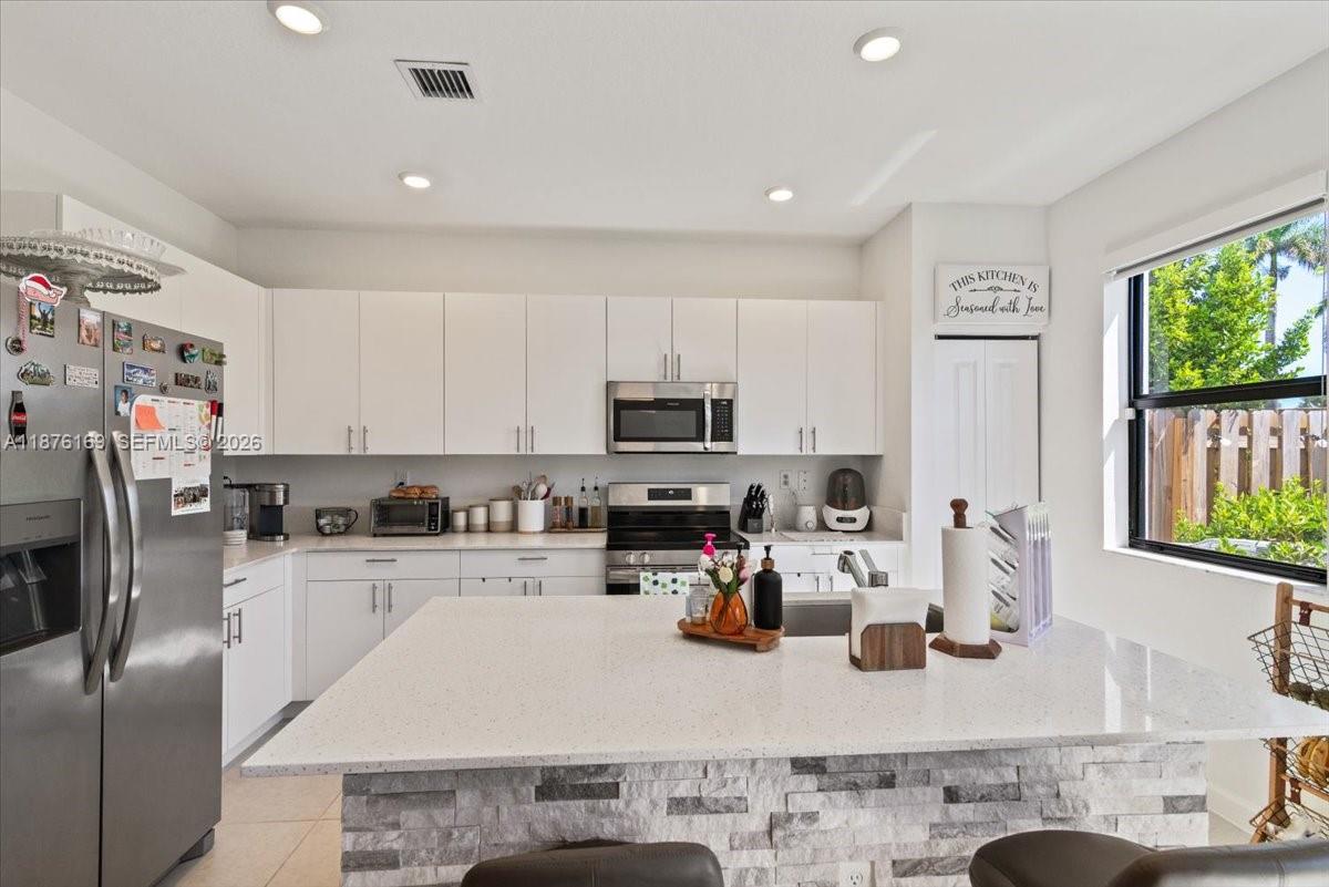 PINE ISLE - Residential