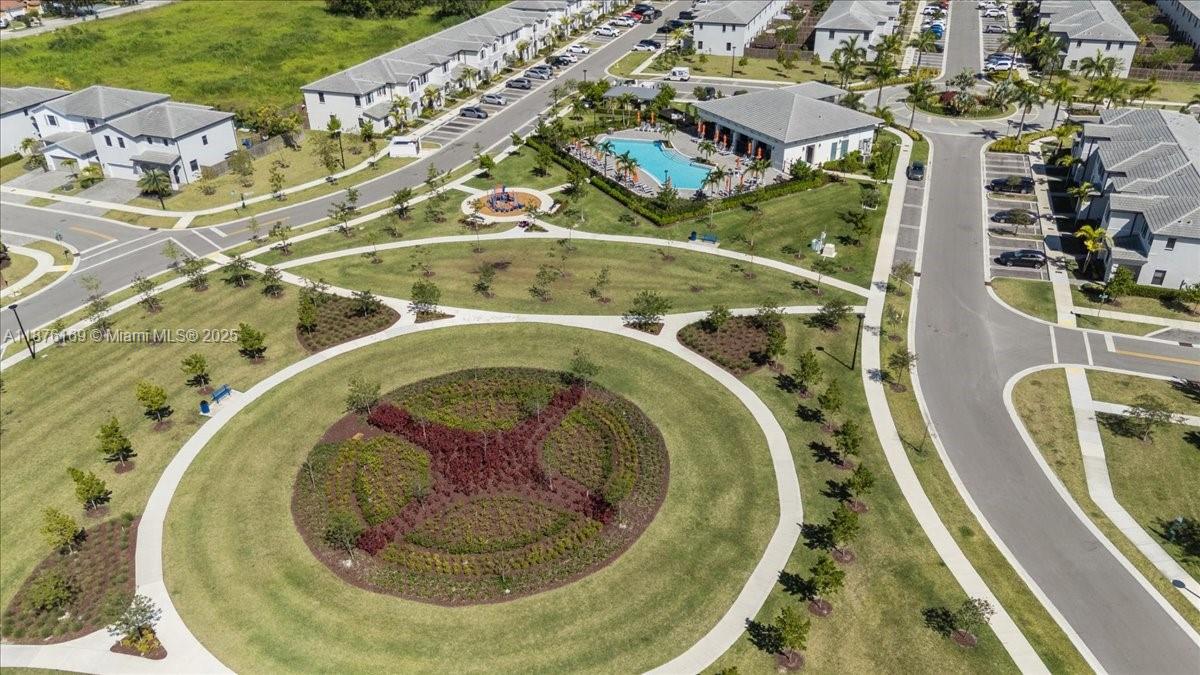 PINE ISLE - Residential