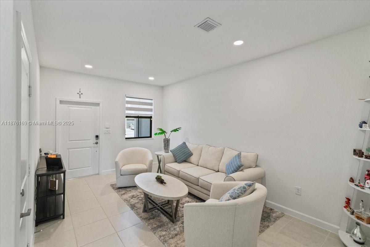 PINE ISLE - Residential