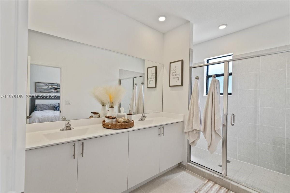 PINE ISLE - Residential