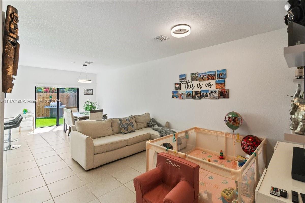 PINE ISLE - Residential