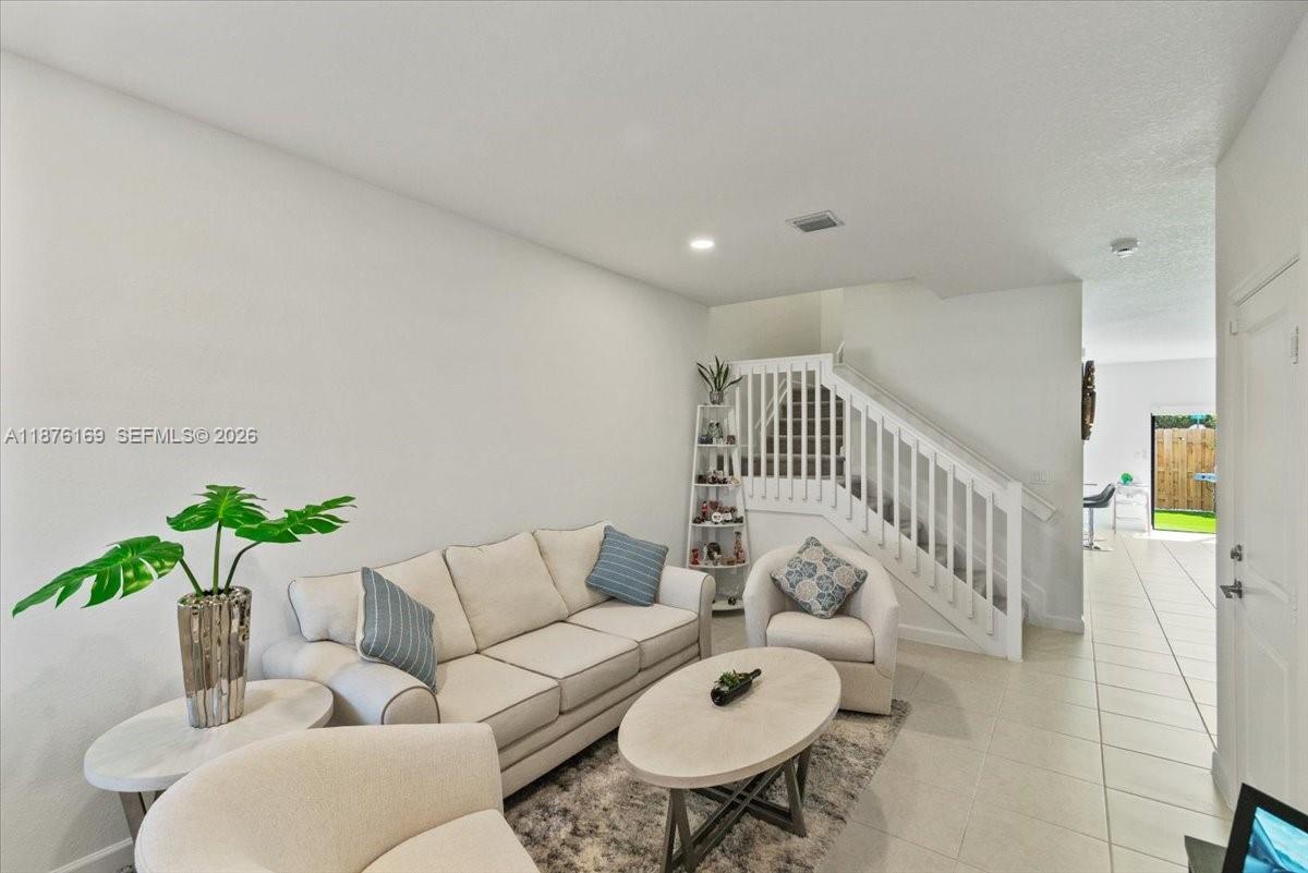 PINE ISLE - Residential