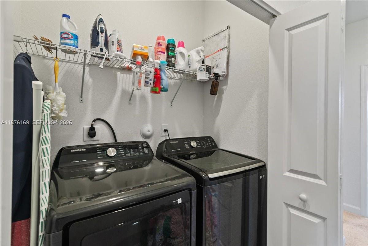 PINE ISLE - Residential