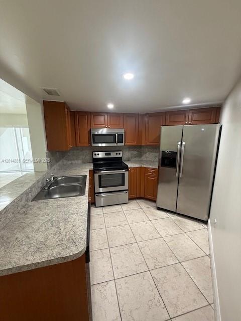 SOLEIL AT FONTAINEBLEAU C - Residential Lease
