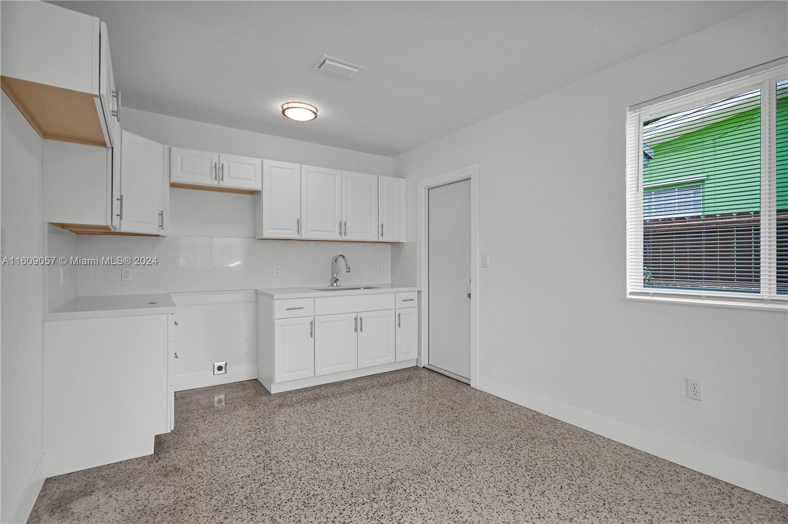 AVOCADO PARK - Residential Income
