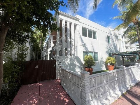 220 Collins Ave 4B Miami Beach FL 33139