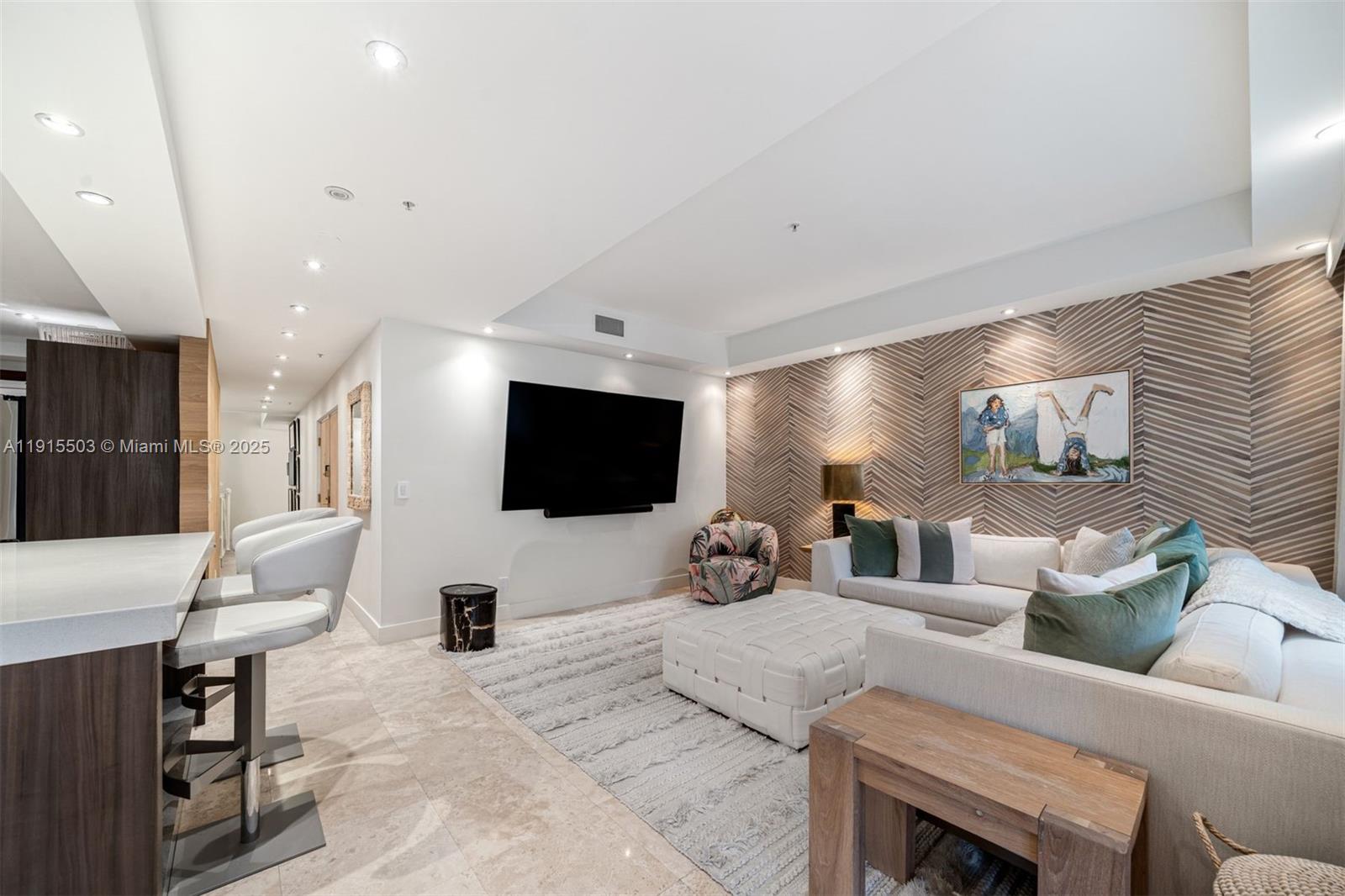 1413 Sunset Harbour Dr 208