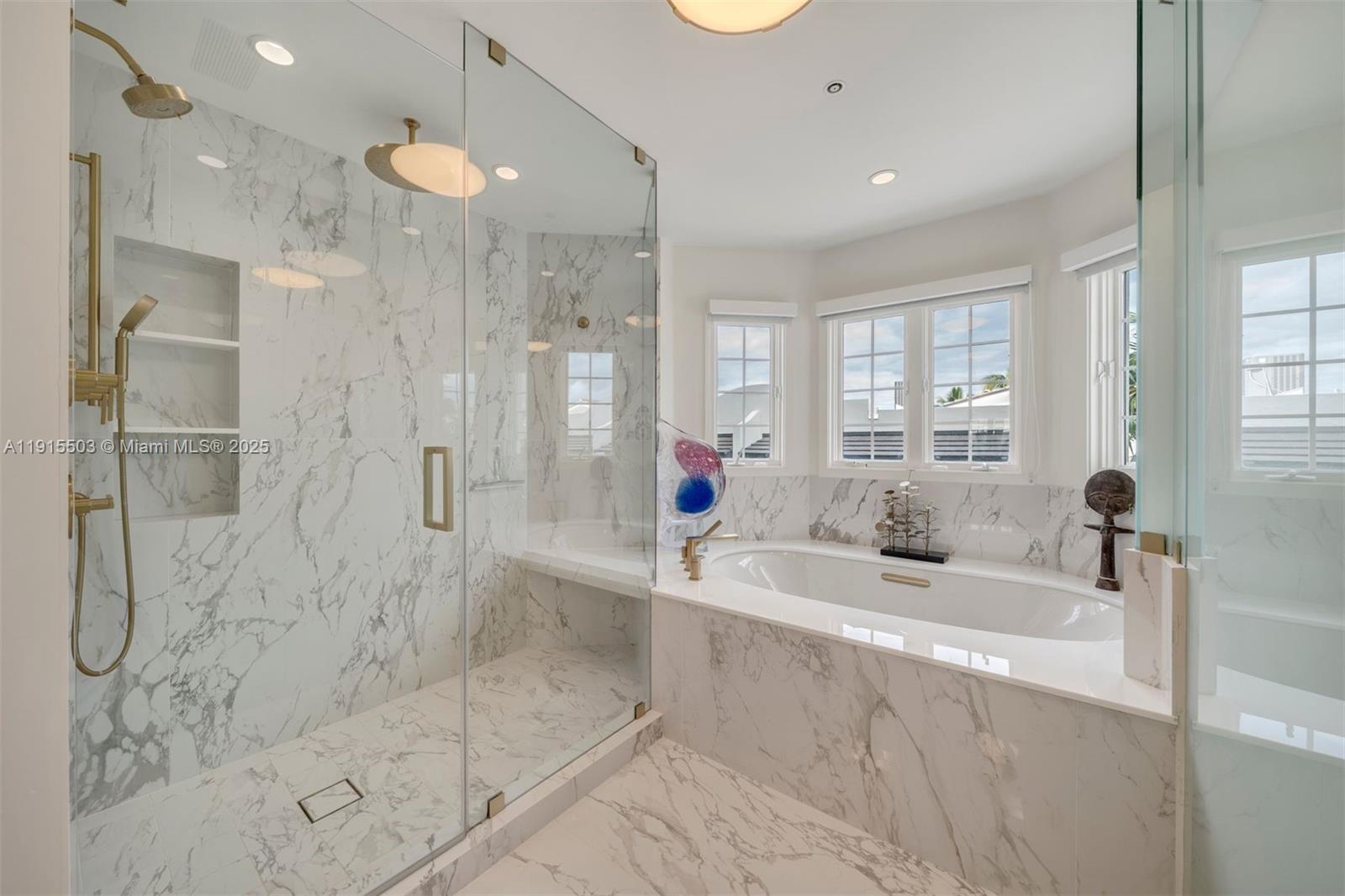 THE THS AT SUNSET HARBOUR - Residential