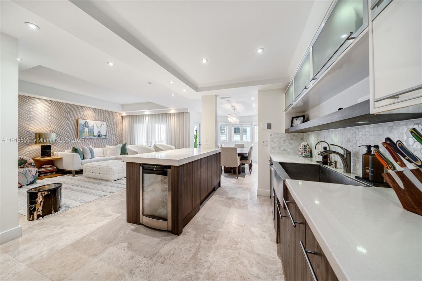 1413 Sunset Harbour Dr 208