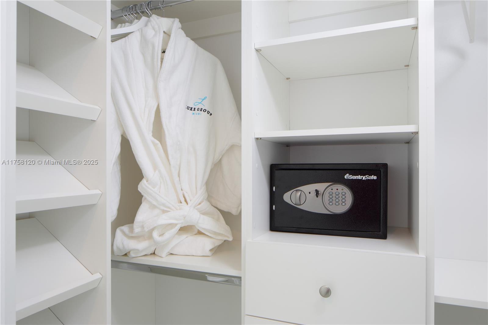 EDEN HOUSE CONDO - Residential Lease