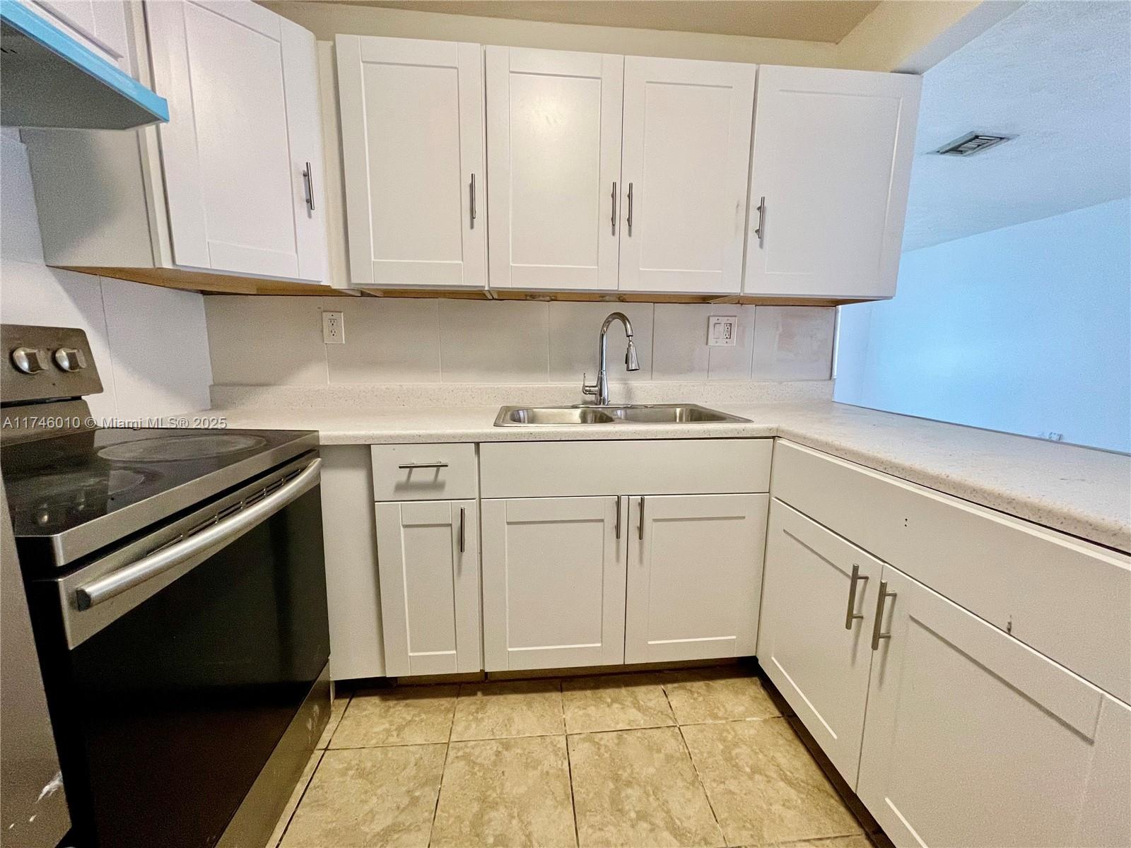 Rental Property at 2621 Riverland Dr A, Fort Lauderdale, Broward County, Florida - Bedrooms: 3 
Bathrooms: 1  - $2,250 MO.