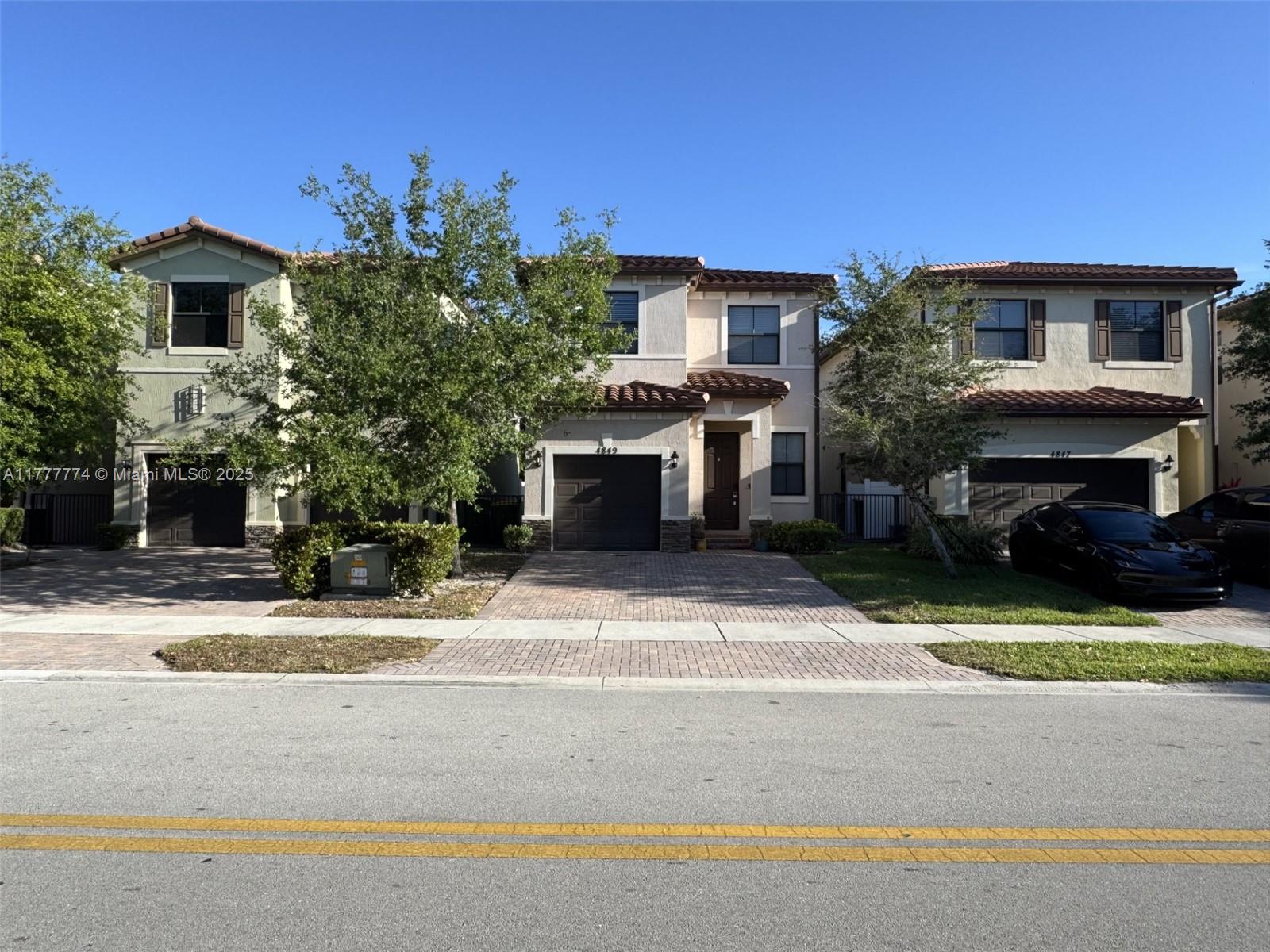 4849 NW 57th Ct
