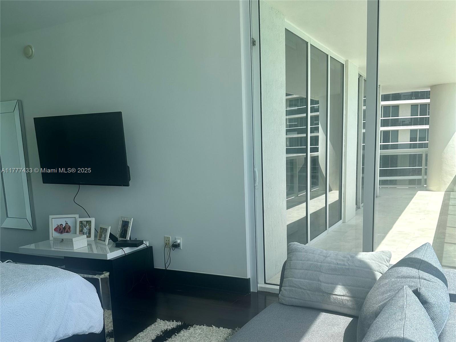 BEACH CLUB CONDO - Residential Lease