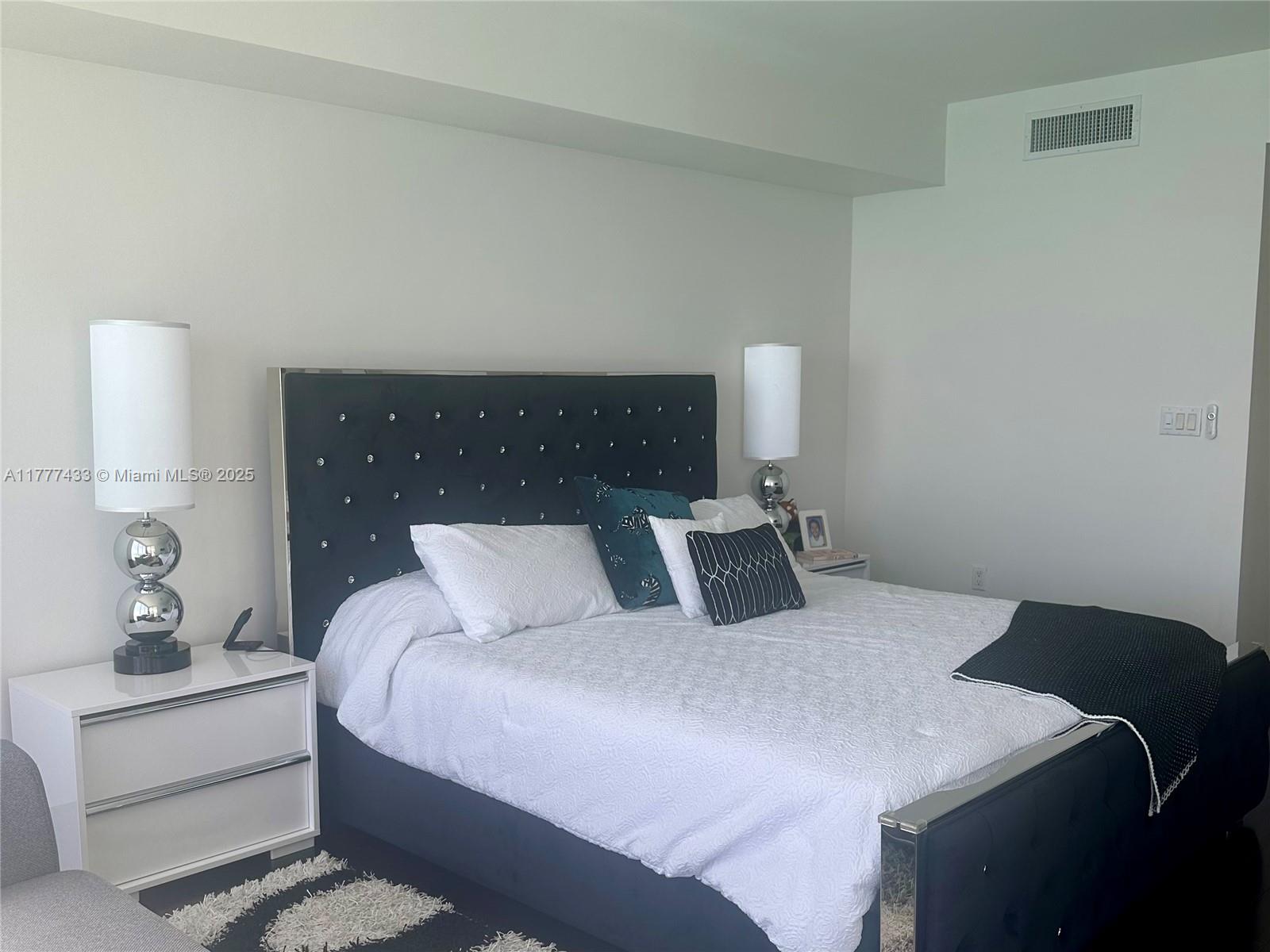 BEACH CLUB CONDO - Residential Lease