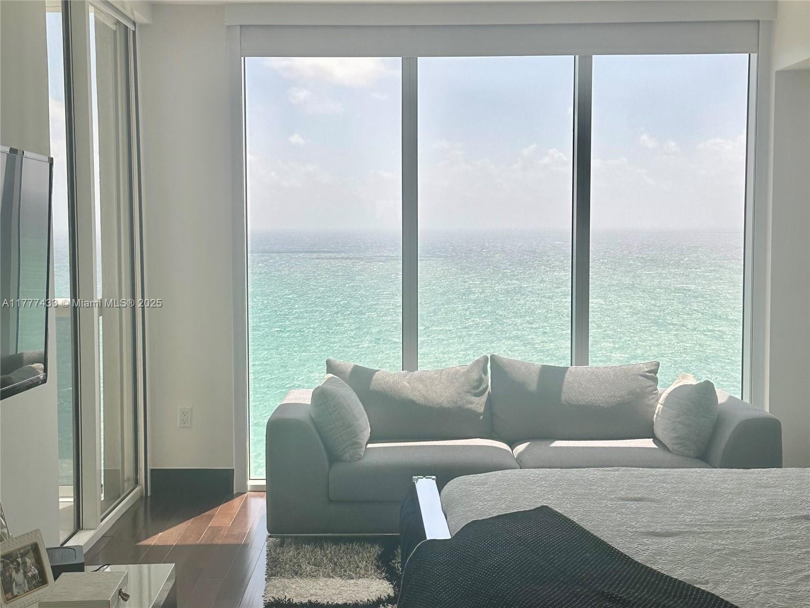 BEACH CLUB CONDO - Residential Lease