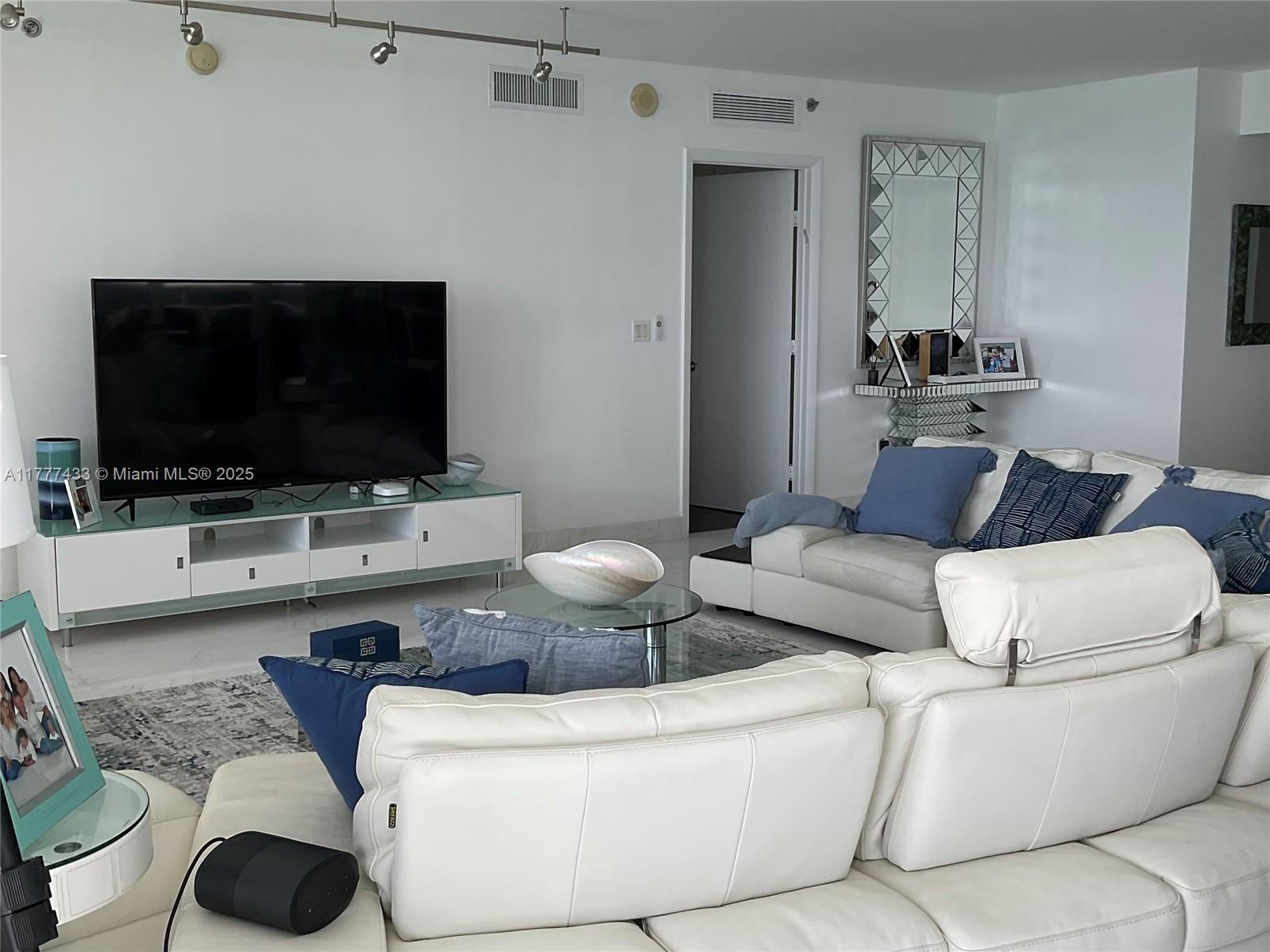 BEACH CLUB CONDO - Residential Lease