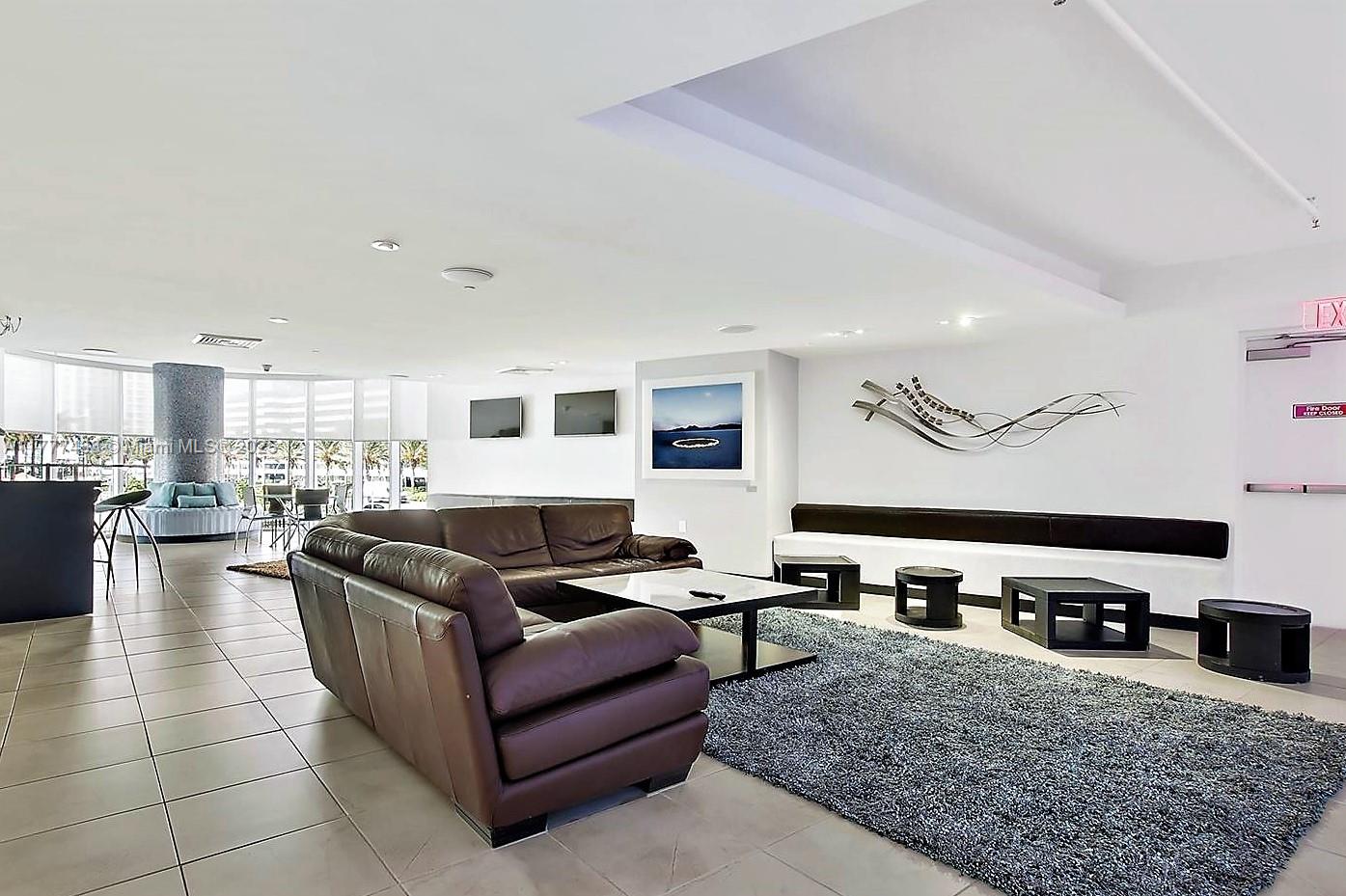 BEACH CLUB CONDO - Residential Lease