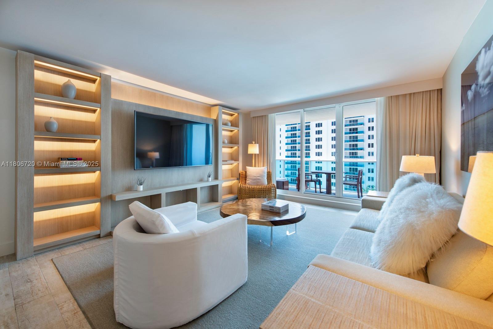 1 HOTEL & HOMES - Residential Lease