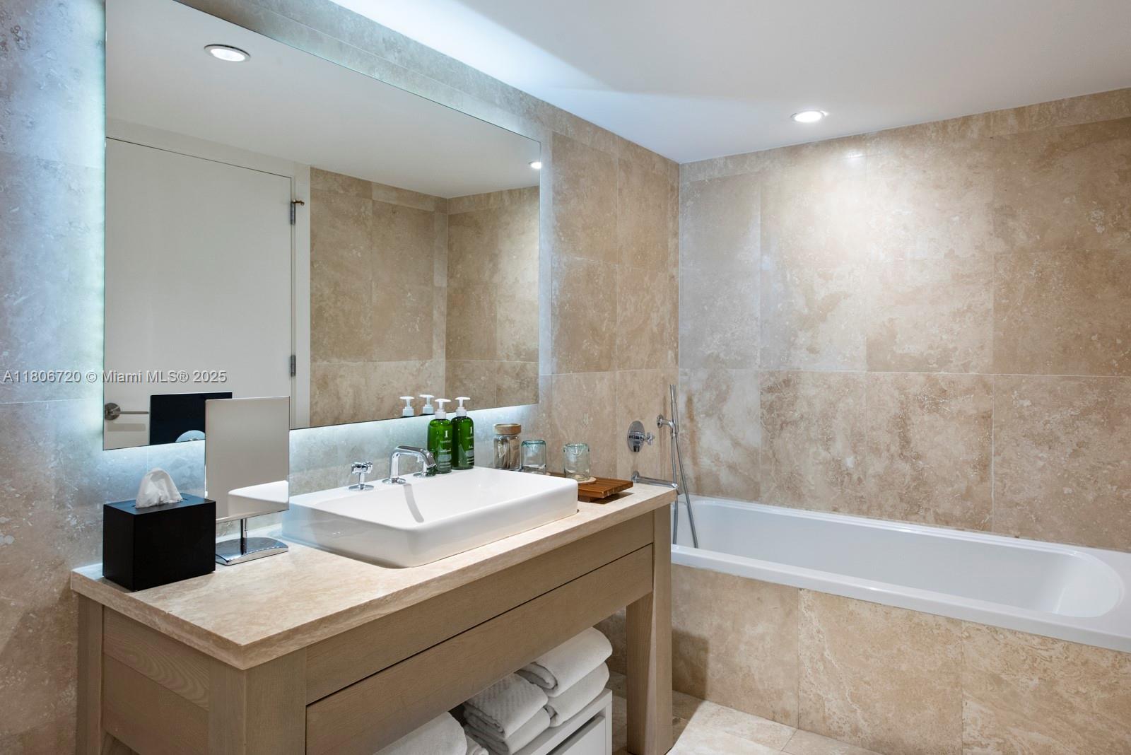 1 HOTEL & HOMES - Residential Lease