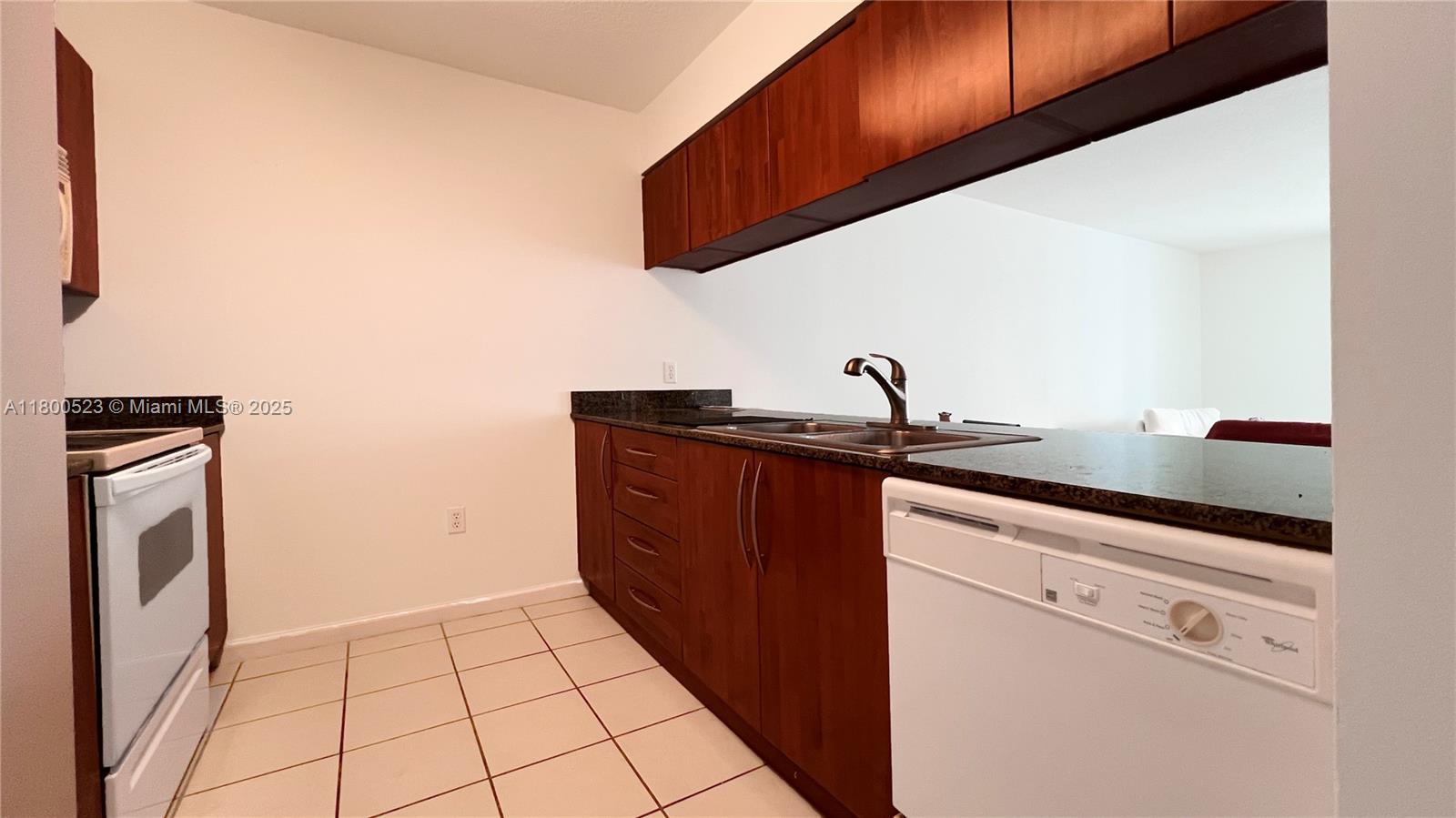 1200 Brickell Bay Dr 2814