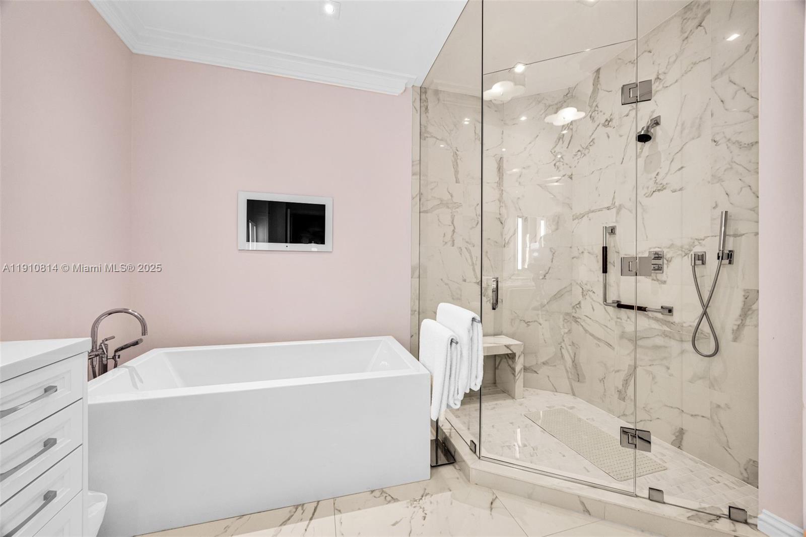 THE GABLES CONDO - Residential