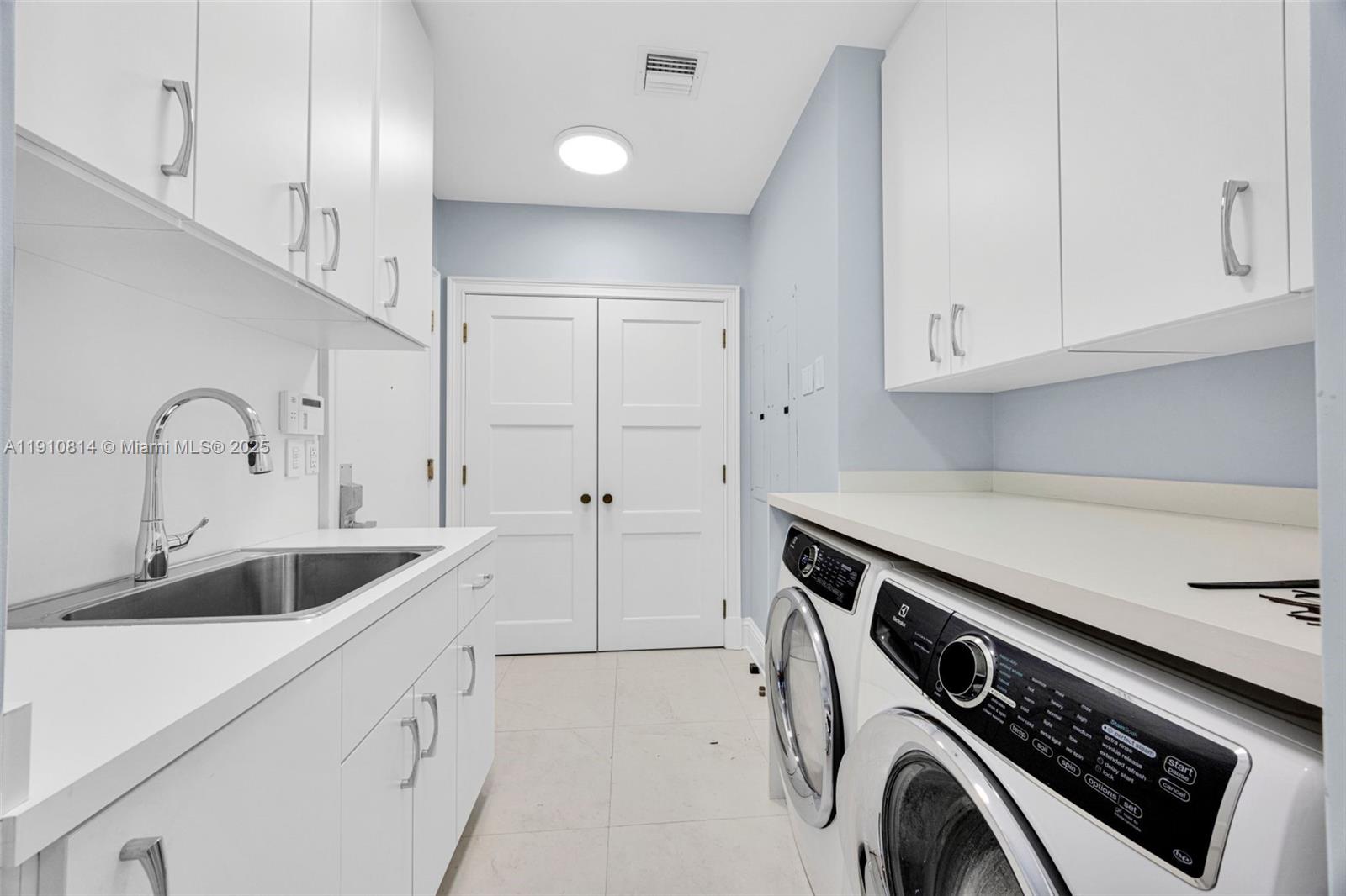 THE GABLES CONDO - Residential