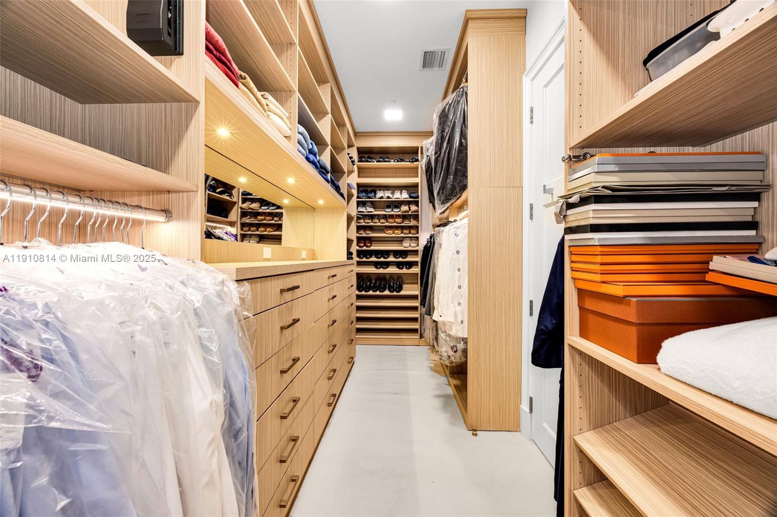 THE GABLES CONDO - Residential