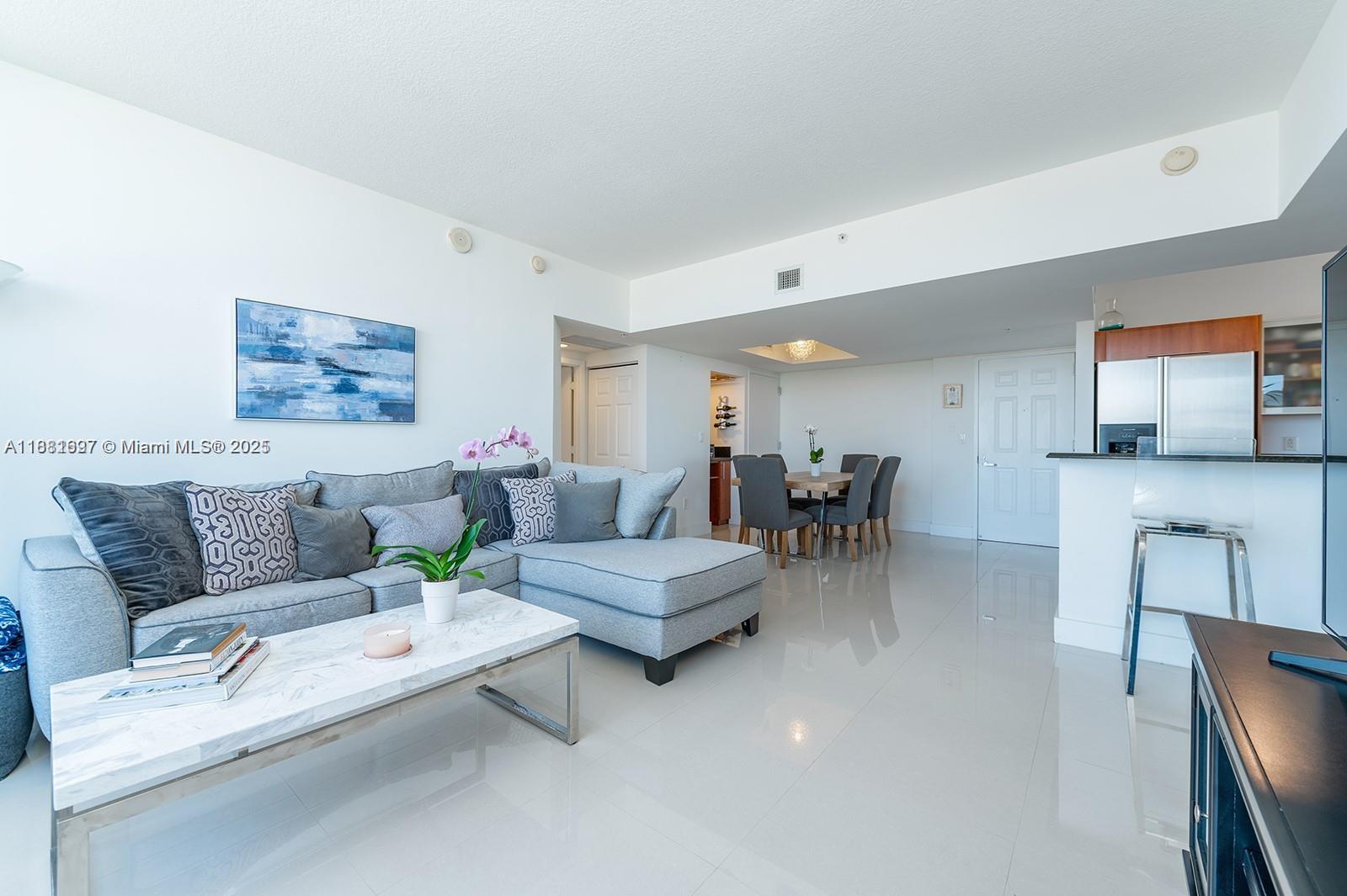 3232 SW 22nd Ter 1910