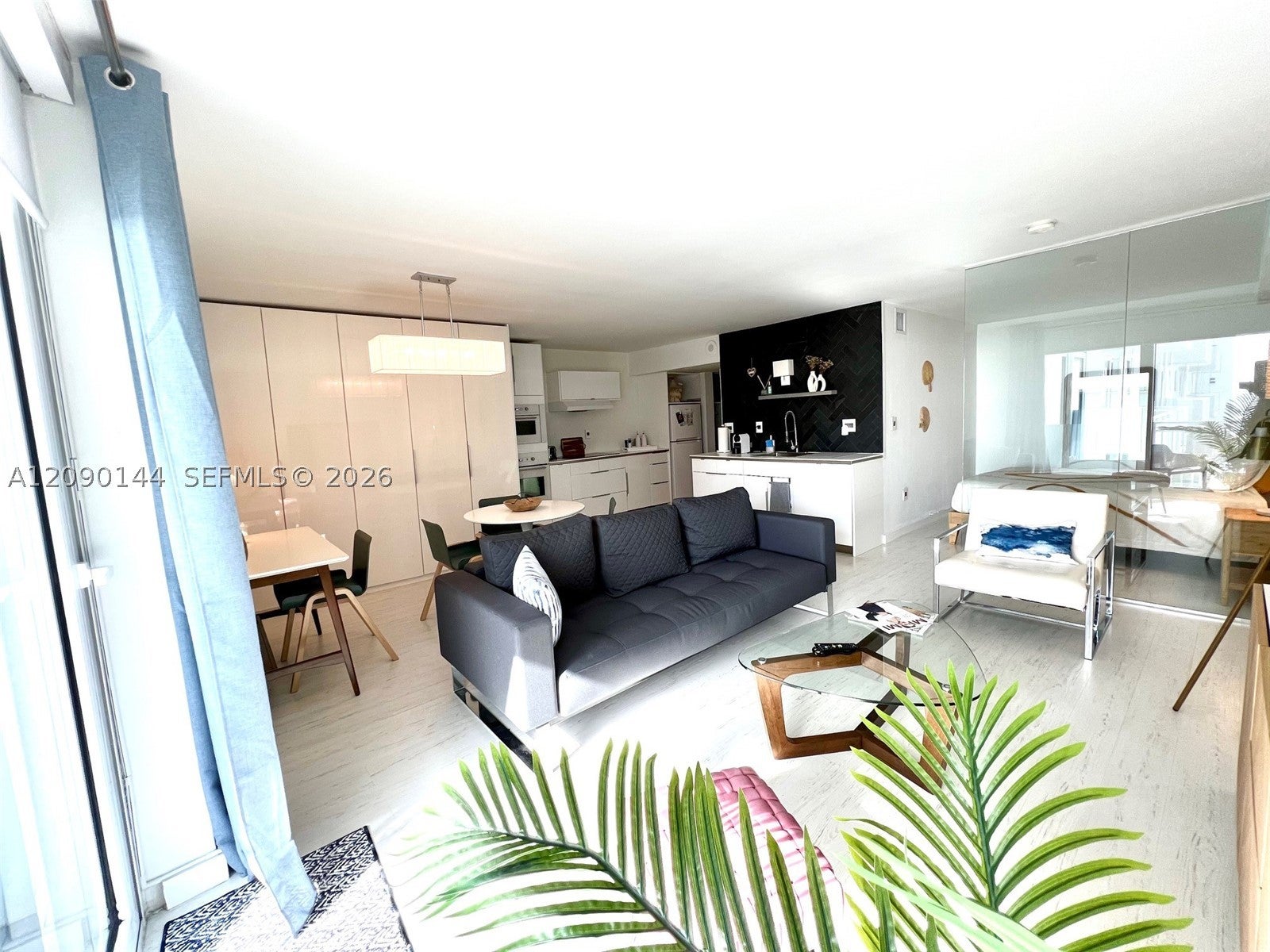 345 Ocean Dr 525