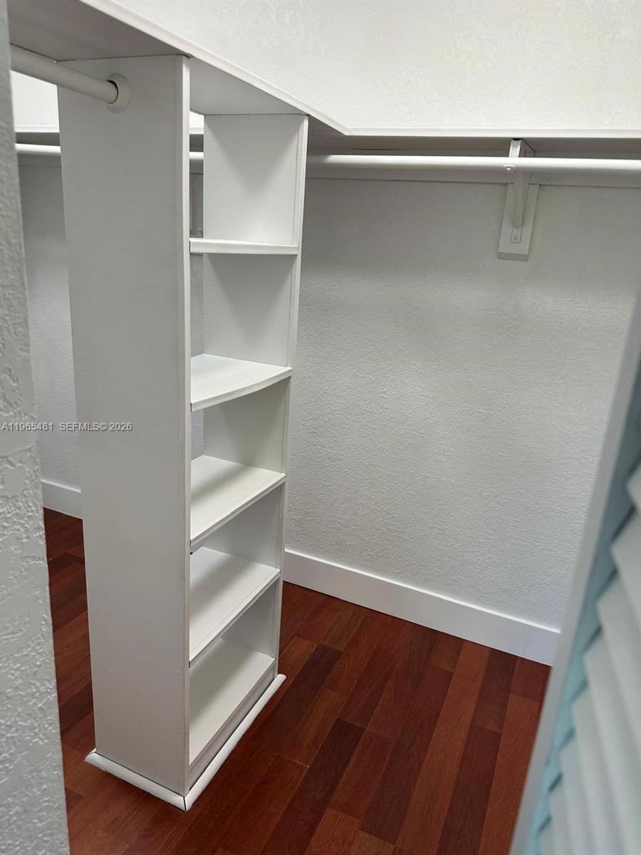 SNAPPER CREEK TOWNHOUSES - Residential