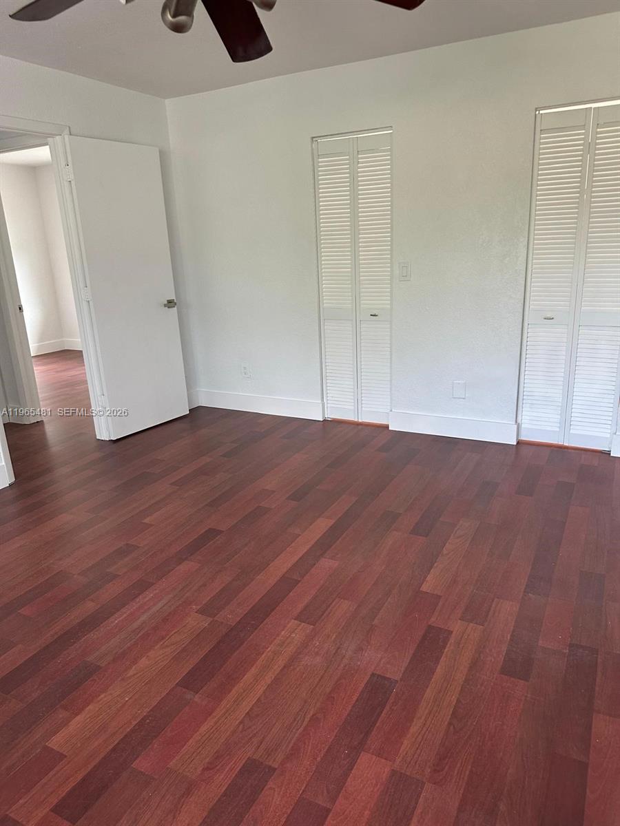 SNAPPER CREEK TOWNHOUSES - Residential