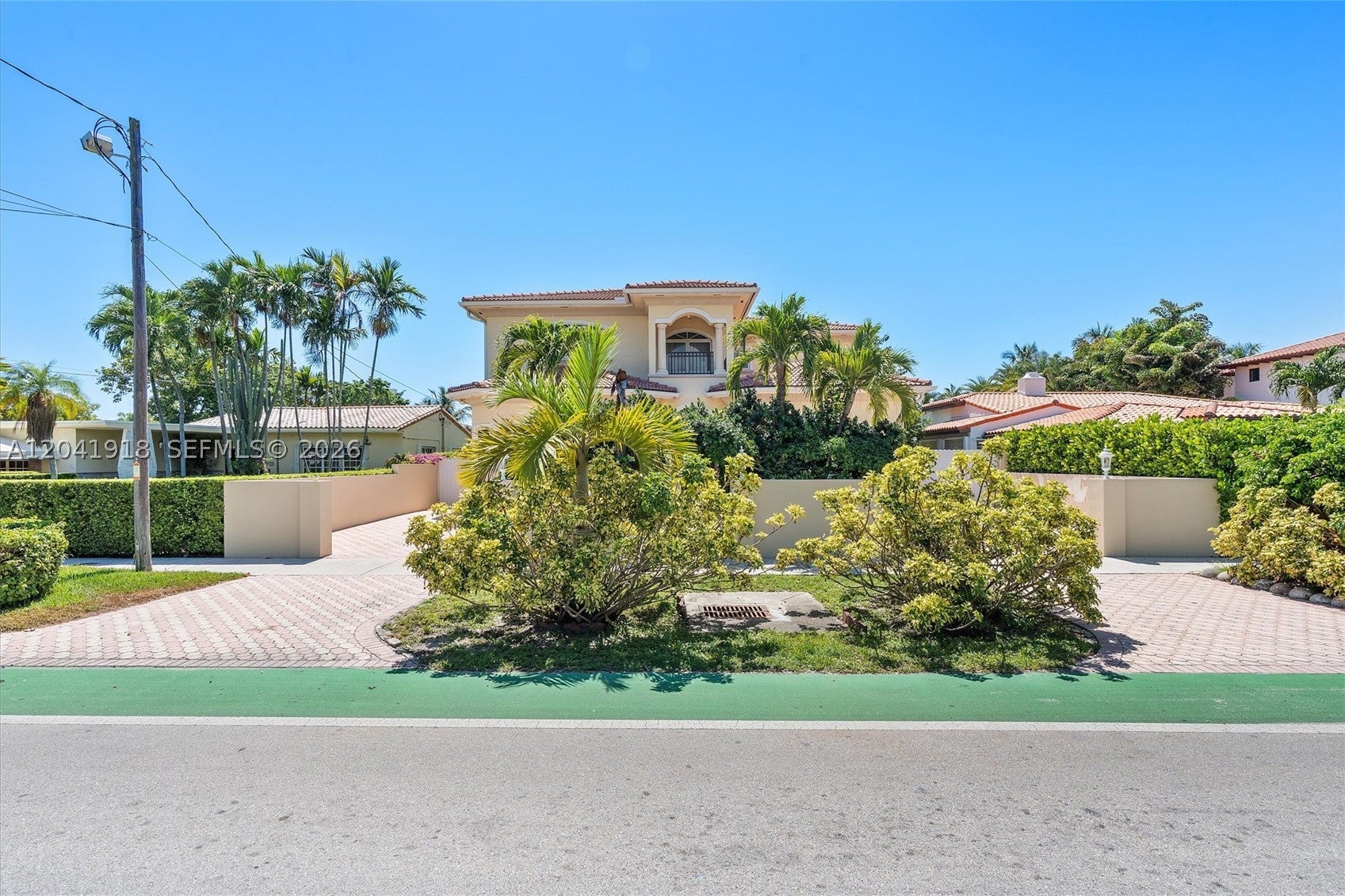3765 Prairie Ave 3765