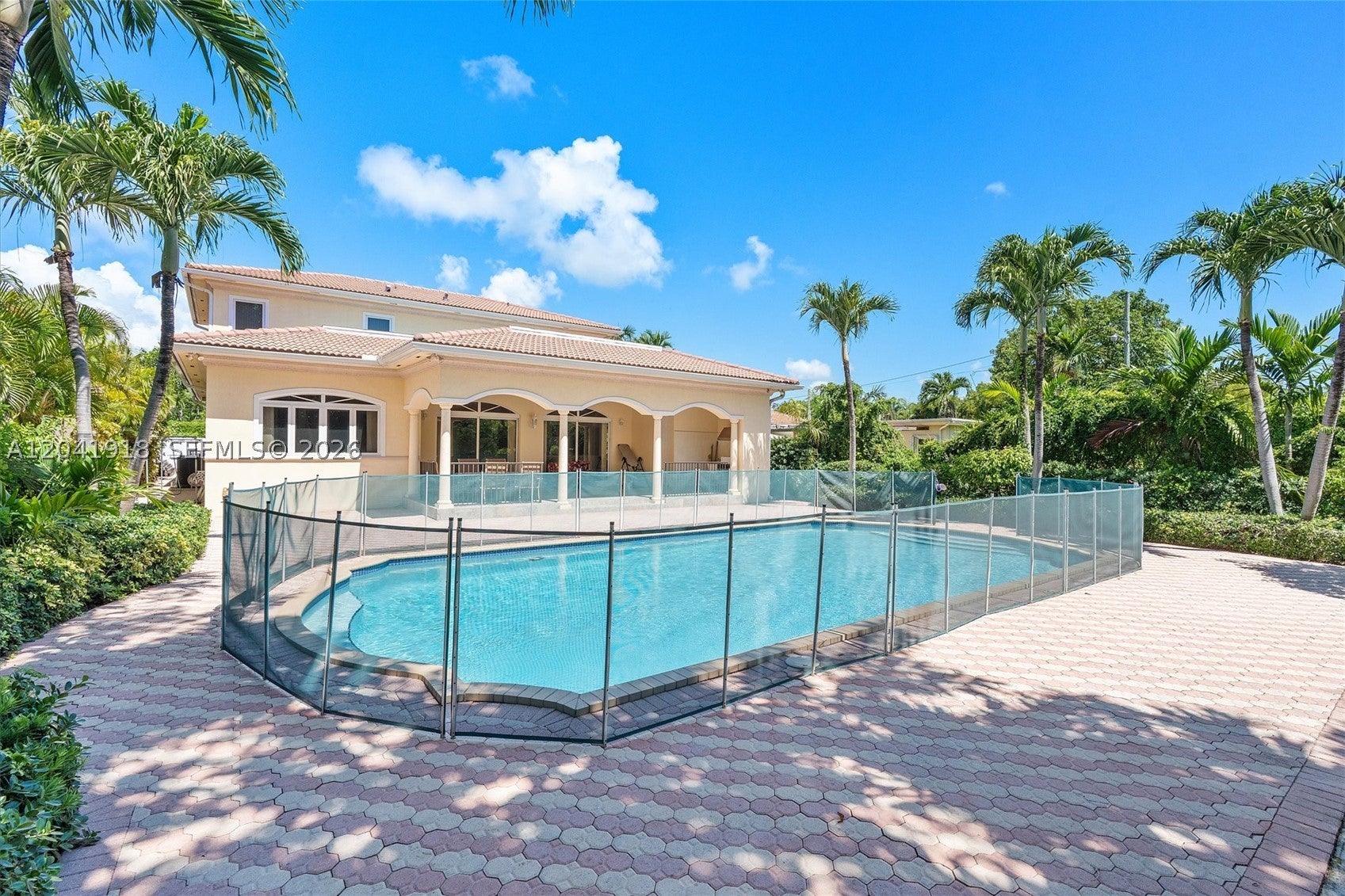 3765 Prairie Ave 3765