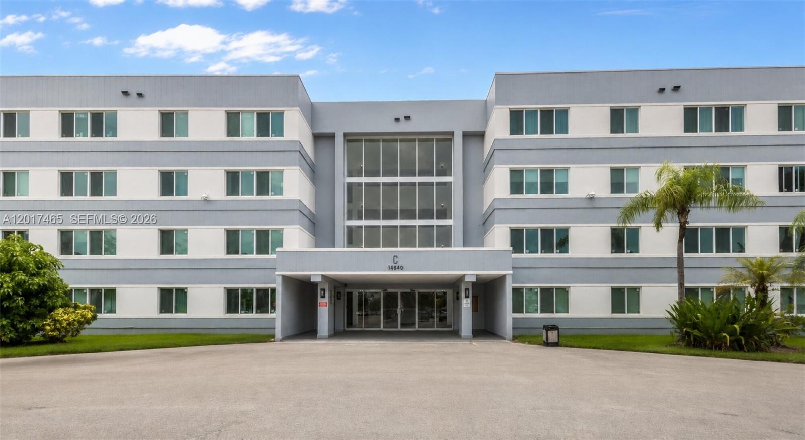 NARANJA LAKES CONDO NO 5 - Residential