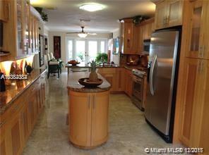 West Lake Village 146-29 - Residential