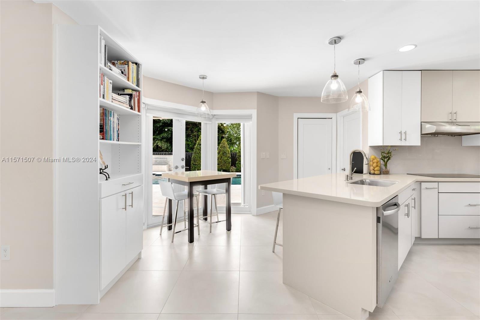 FLAMINGO GARDENS ESTATES - Residential