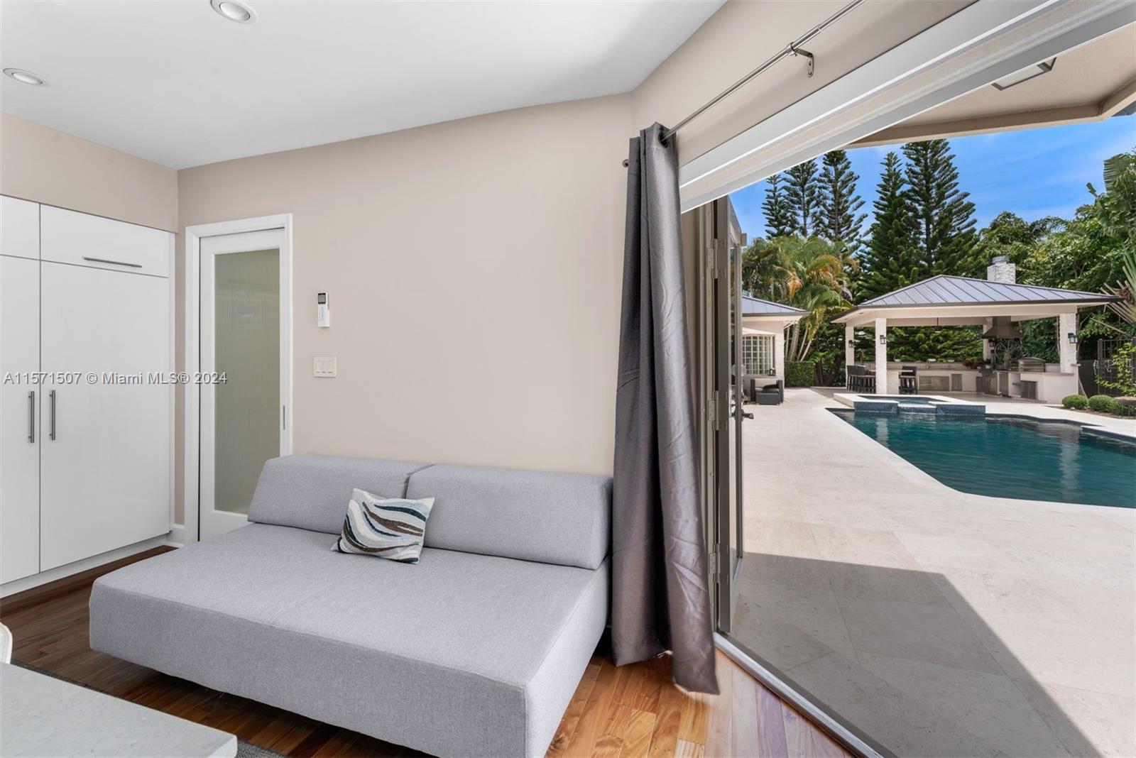 FLAMINGO GARDENS ESTATES - Residential