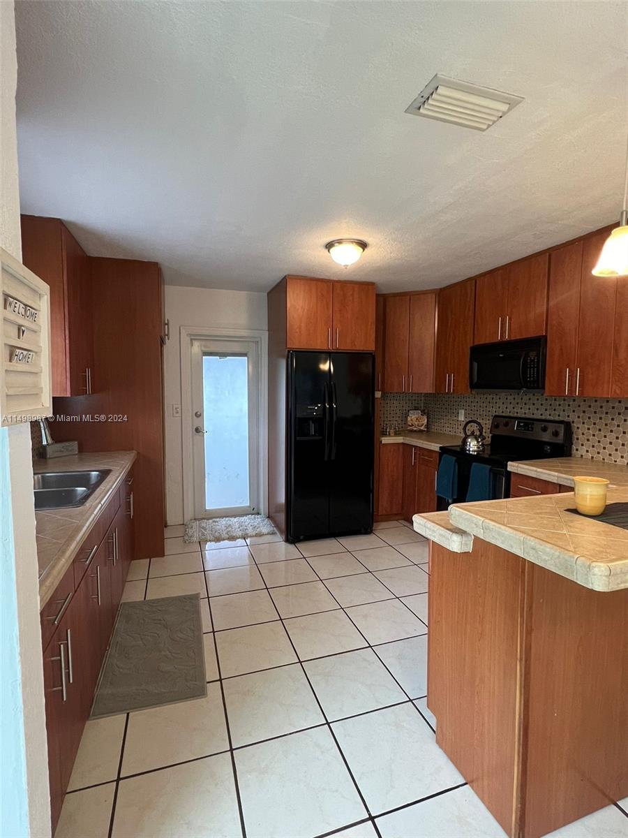 HOLLYWOOD HEIGHTS ESTATES - Residential