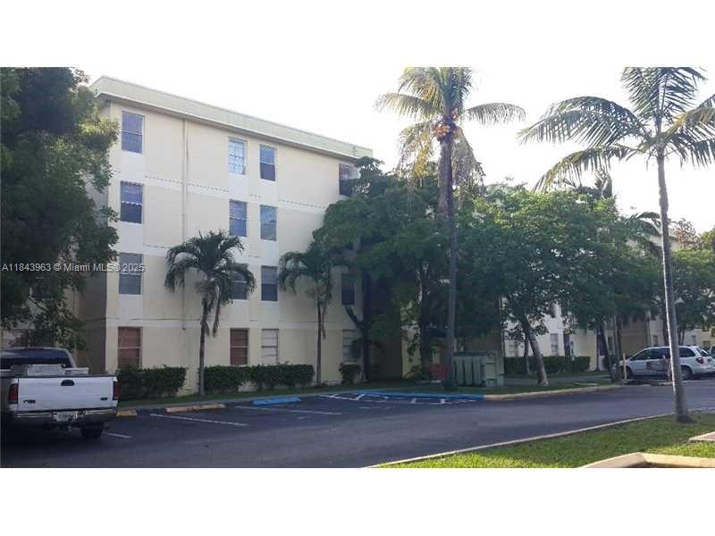 Condo in the heart of Hialeah close to Westland mall, and major highways. Nice apartment 2Bd/ 1Bth. Laundry onsite, plenty of parking for residents and visitors, playground for kids, and pet friendly