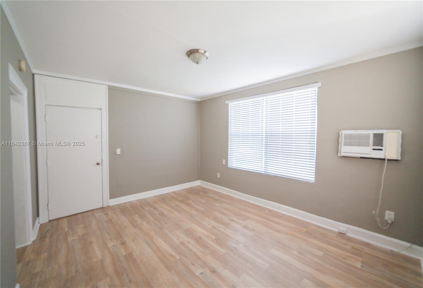 Move in with only $1000 Security Deposit (Available to NEW Applicants with clean background/Good Credit/Solid Job). Rent includes Water and Sewer. Chic and cozy remodeled studio in Coral Gables! Minutes away from Miracle Mile. Stainless steel appliances.
