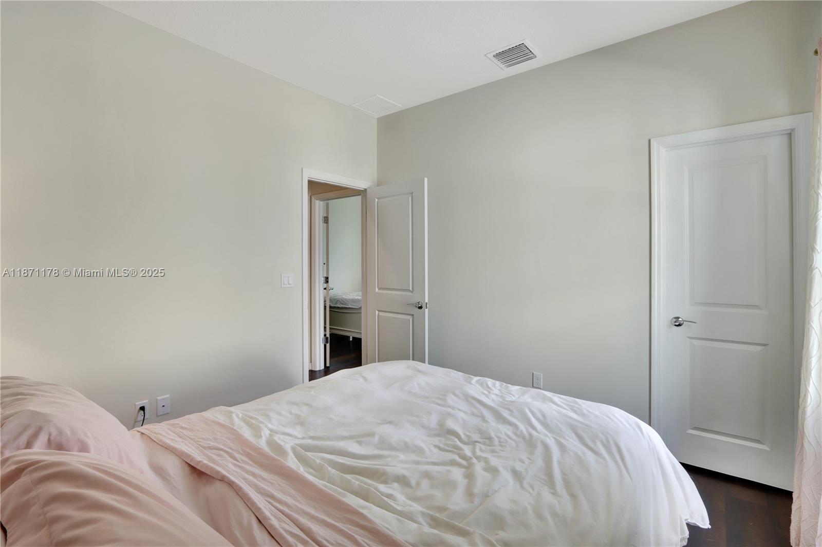 HILLCREST COUNTRY CLUB NO - Residential