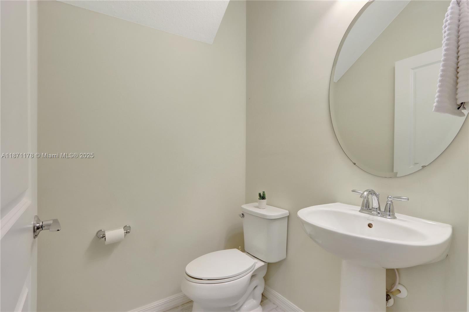 HILLCREST COUNTRY CLUB NO - Residential