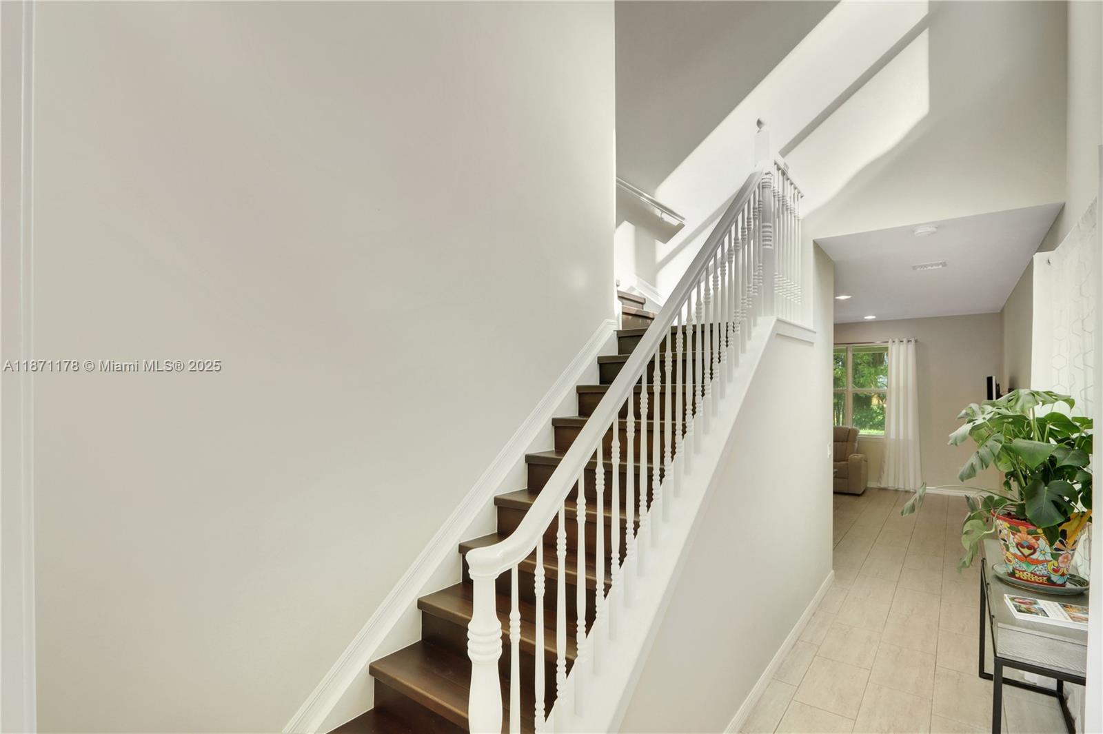 HILLCREST COUNTRY CLUB NO - Residential