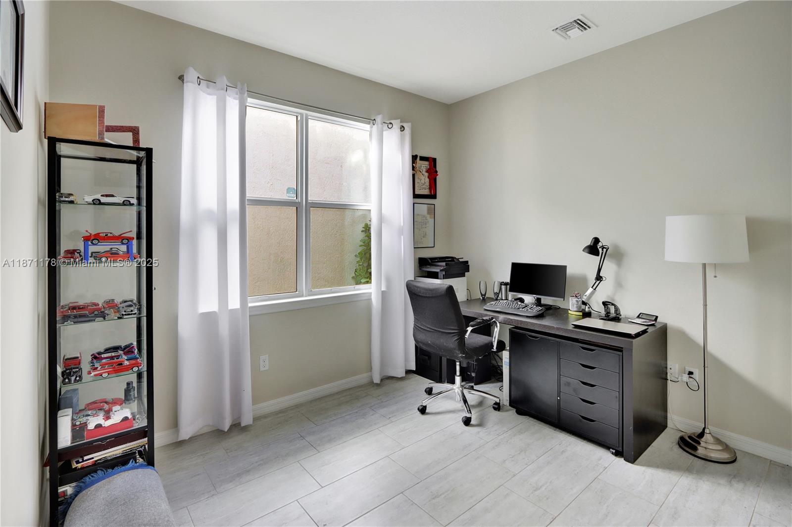 HILLCREST COUNTRY CLUB NO - Residential