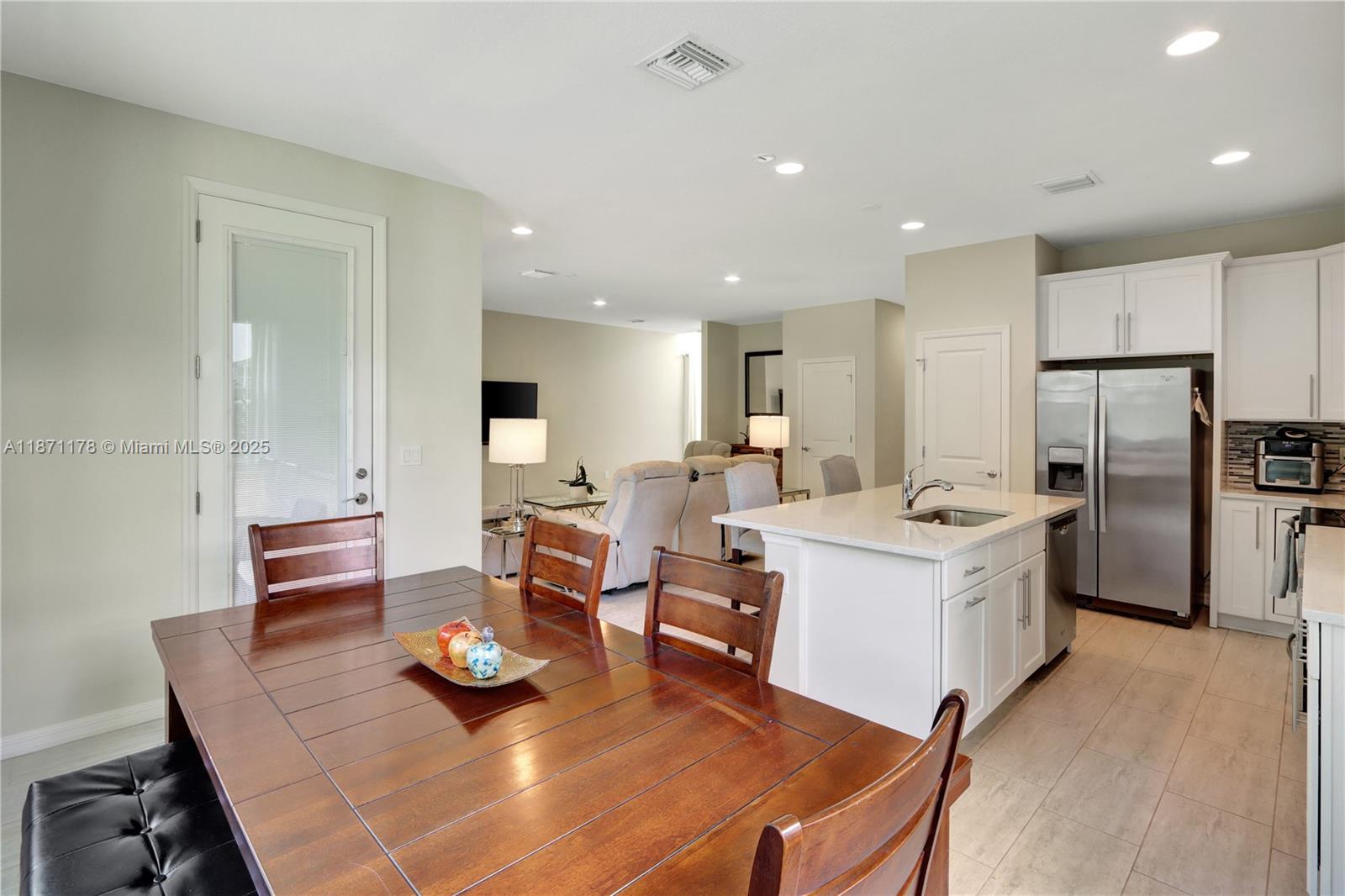 HILLCREST COUNTRY CLUB NO - Residential