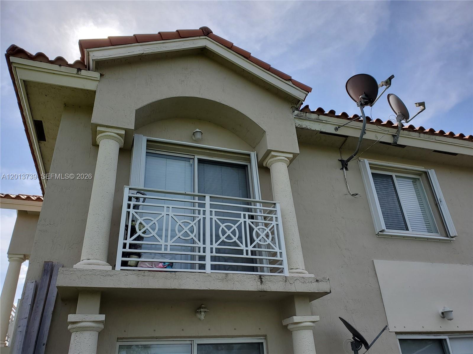 IBIS VILLAS AT DORAL COND - Residential Lease