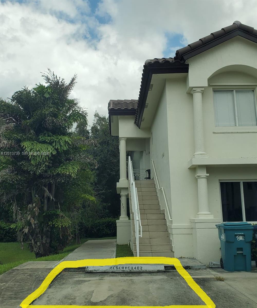 IBIS VILLAS AT DORAL COND - Residential Lease